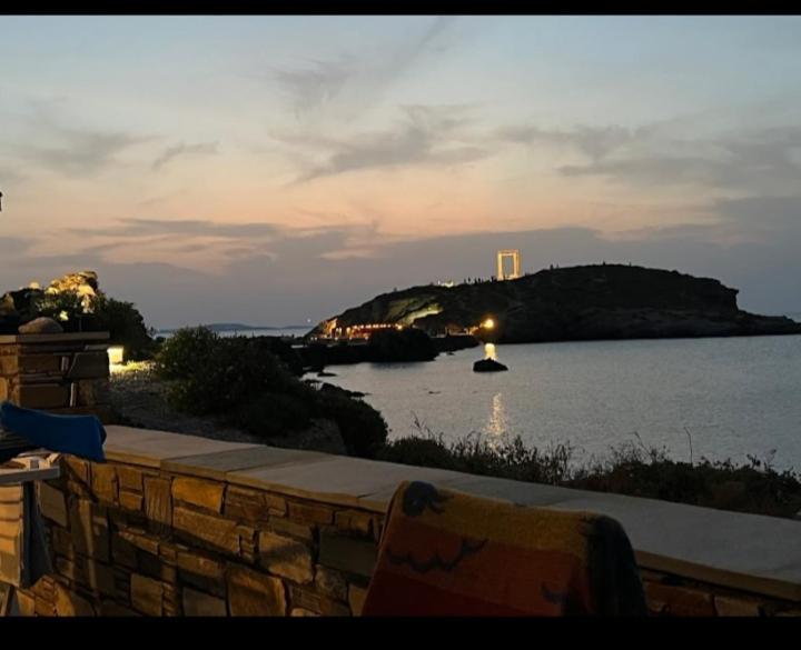 Апартаменты Albatross Seafront House Naxos City Экстерьер фото